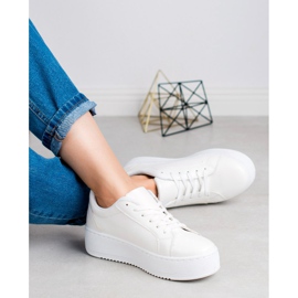 SHELOVET Sportcipő a platformon fehér 2