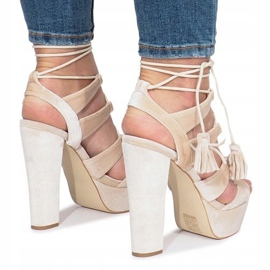 Szürke szandál a One Love velúroszlopon 1