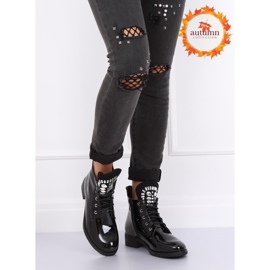 Fekete lakkozott női csizma NC866 Black 1