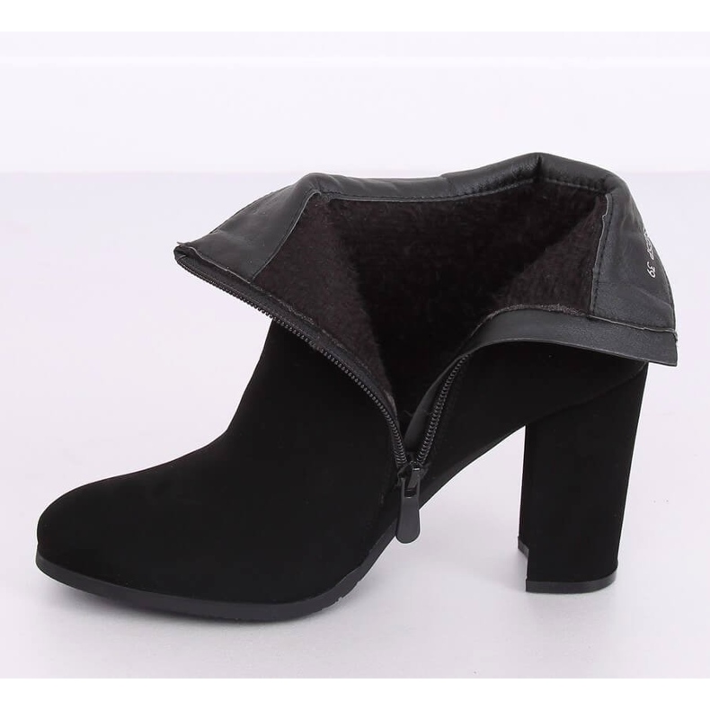 Elegáns fekete magas sarkú csizma NS055P Fekete 2