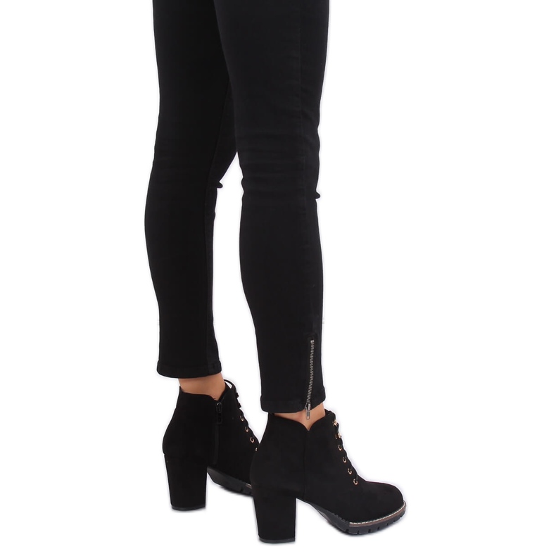 Fekete magas sarkú csizma 995-30 Fekete 2