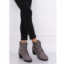 Szürke csizma a védőn W358 Szürke 1 Szürke csizma a védőn W358 Szürke 1