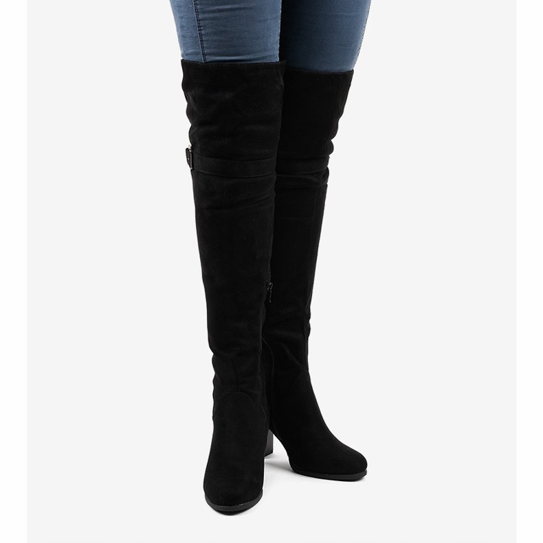 Fekete velúr csizma az R18-17 szigetelt oszlopon 2