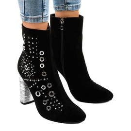 Fekete velúr bokacsizma az AE28P oszlopon 1