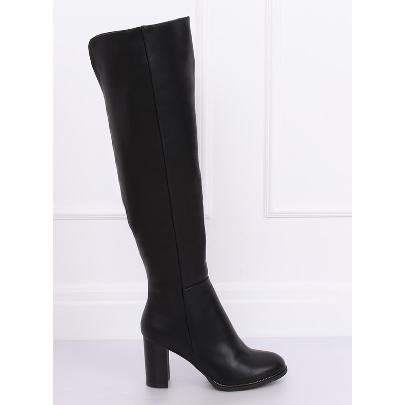 Térdig érő csizma az oszlopon fekete F128 Fekete 1