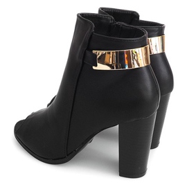 Nyitott csizma az F906 fekete poszton 1