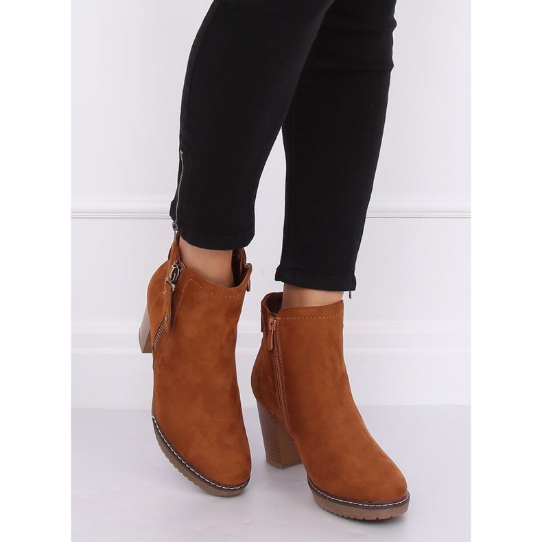 Camel 8B856 Camel velúr magas sarkú csizma barna 1