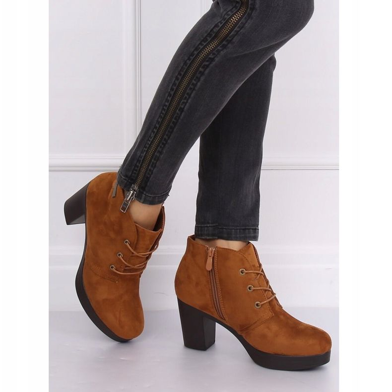 Teve 8B883 Teve magassarkú barna 1