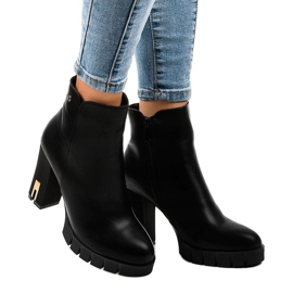 Fekete bokacsizma HX16041-46 cipzárral 1