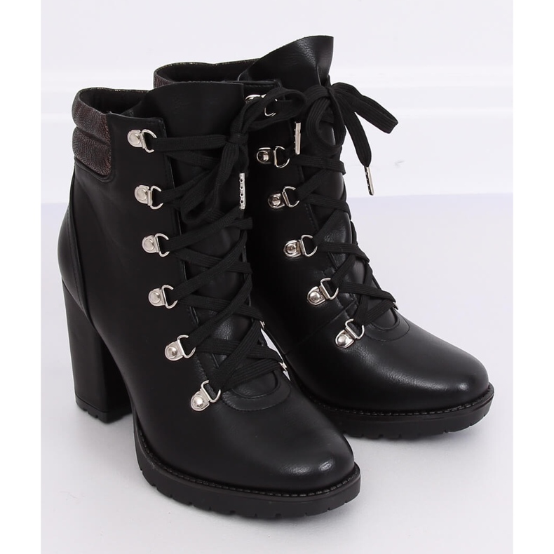 Fekete magassarkú 8992-PU Fekete 2