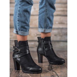 Super Mode Klasszikus csizma egy poszton fekete 1