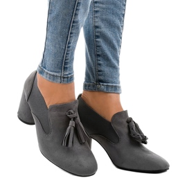 Szürke velúr szivattyúk az LL-97P oszlopon 1