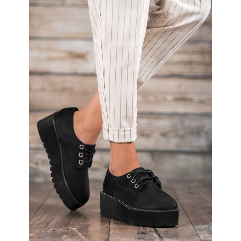 SHELOVET Velúr cipő a platformon fekete 1