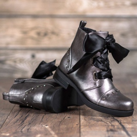 Bestelle Szalaggal kötött csizma szürke 1