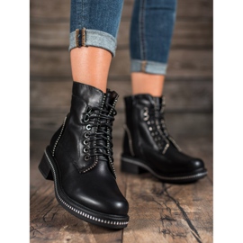 Nio Nio Fűzött munkások egy poszton fekete 1