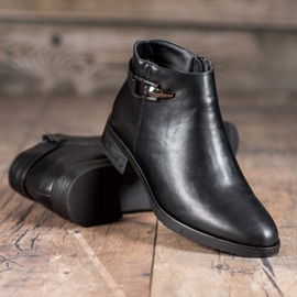 JESSI Fekete csizma díszítéssel 1