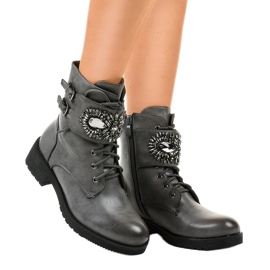 Szürke női csizma csattal és gyémántokkal 0-251 1