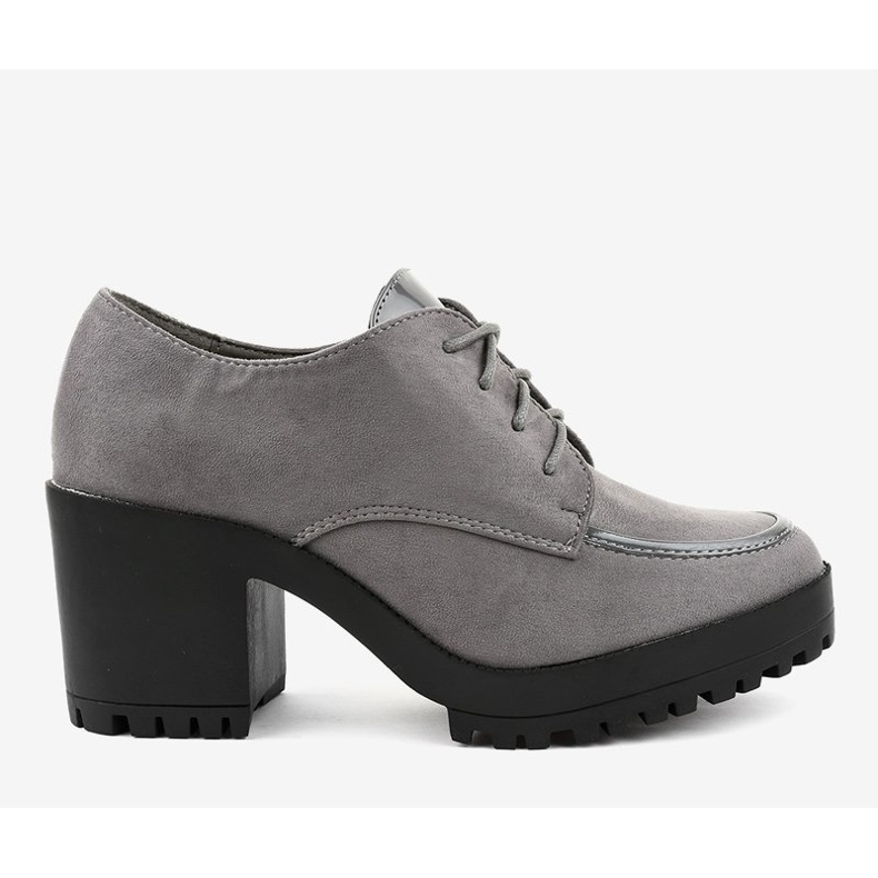 Szürke csizma az oszlopon hatalmas HQ651 2