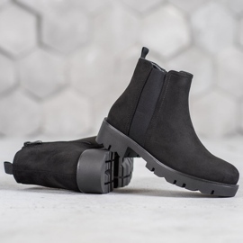 Filippo Csizma a platformon fekete 2