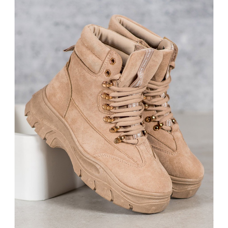 Csizma A VICES platformon barna 1