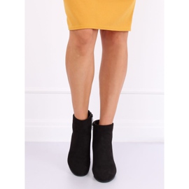 Fekete magas sarkú csizma G-7656 Fekete 1