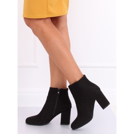 Fekete magas sarkú csizma G-7656 Fekete 2