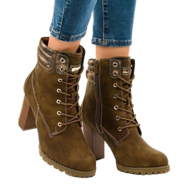 Zöld magas csizma a 878-GA oszlopon 1 Zöld magas csizma a 878-GA oszlopon 1