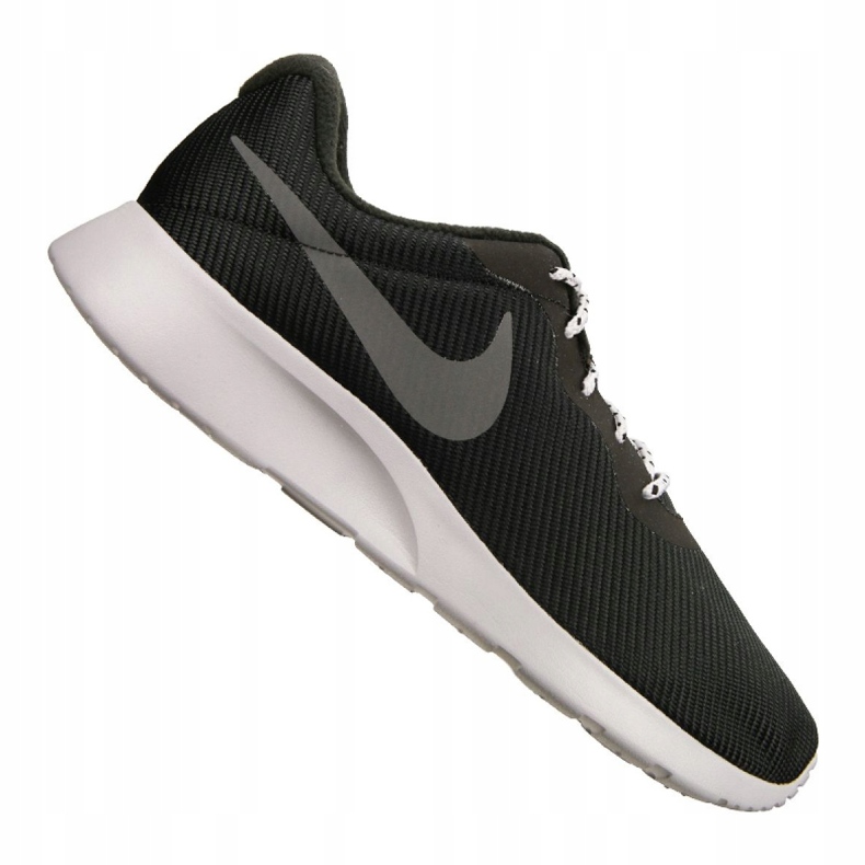 Nike Tanjun Se M AR1941-005 cipő fekete 1