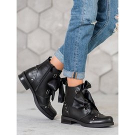 Bestelle Szalaggal kötött csizma fekete 1