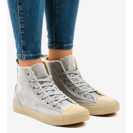 Szürke szigetelésű cipők T-040 1