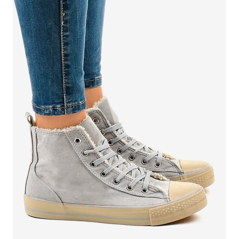 Szürke szigetelésű cipők T-040 2