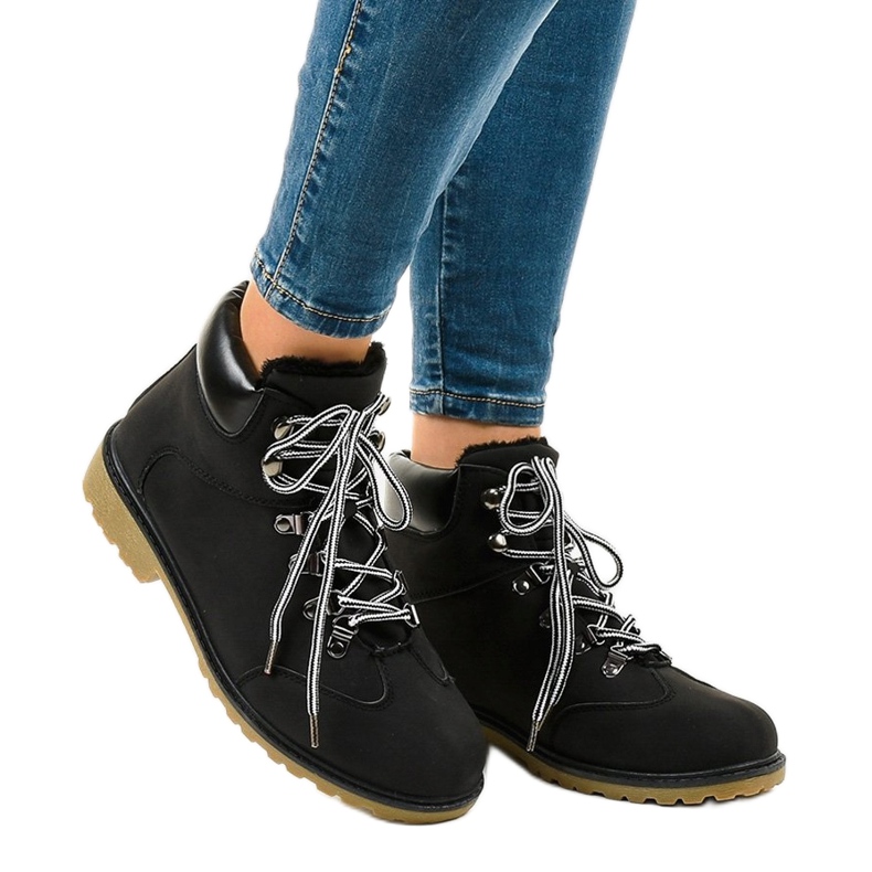 Fekete szigetelésű csizma DS1702 1