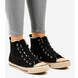 Fekete szigetelésű cipők T-040 1