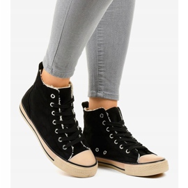 Fekete szigetelésű cipők T-040 2