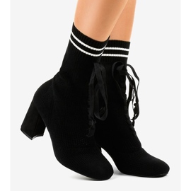 Fekete bokacsizma LL-83 anyagból 1