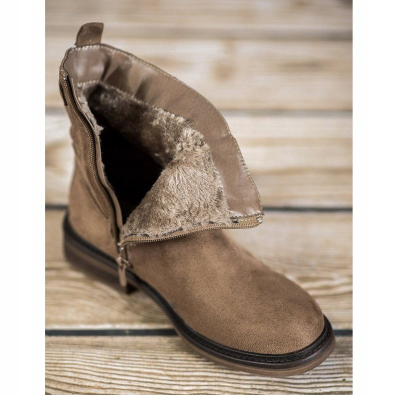 J. Star Barna munkások 1