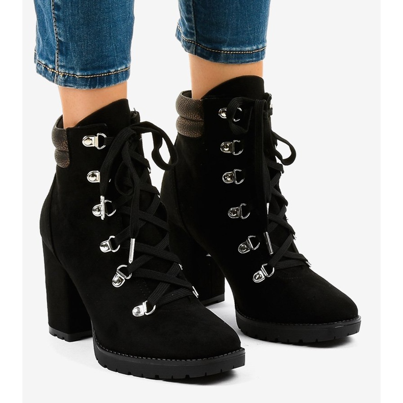 Fekete velúr trapper bokacsizma a 8992 -es poszton 1