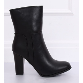 Fekete magassarkú 1345 Fekete 2