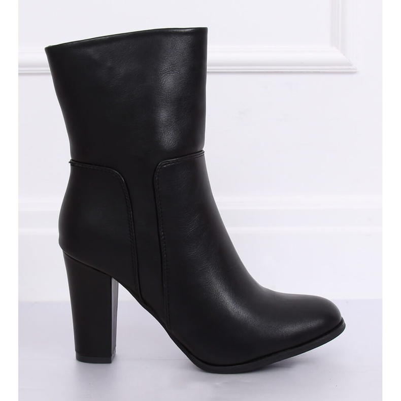 Fekete magassarkú 1345 Fekete 2