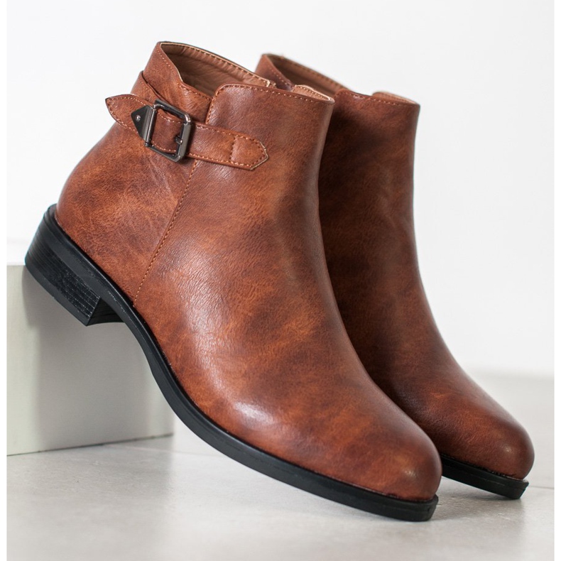 Small Swan Klasszikus alacsony csizma barna 1 Small Swan Klasszikus alacsony csizma barna 1