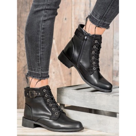 Small Swan Klasszikus fűzős csizma fekete 2 Small Swan Klasszikus fűzős csizma fekete 2