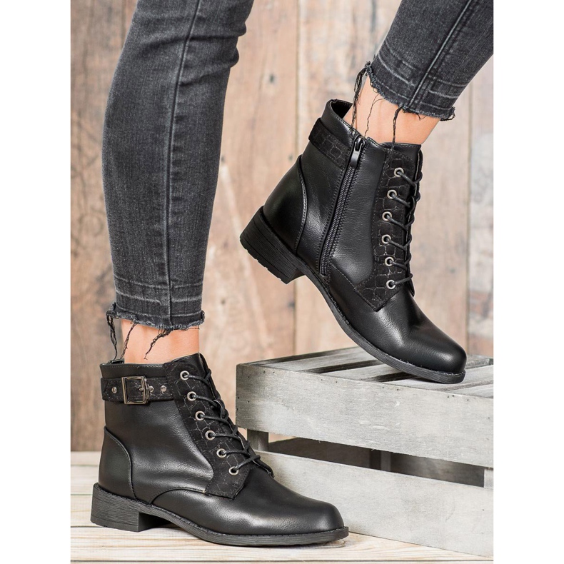 Small Swan Klasszikus fűzős csizma fekete 2 Small Swan Klasszikus fűzős csizma fekete 2