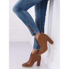 Csizma kivágott barna RB38P Camel 1