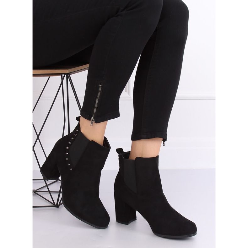 Fekete csizma magas sarkú cipővel fekete 8063 Fekete 2