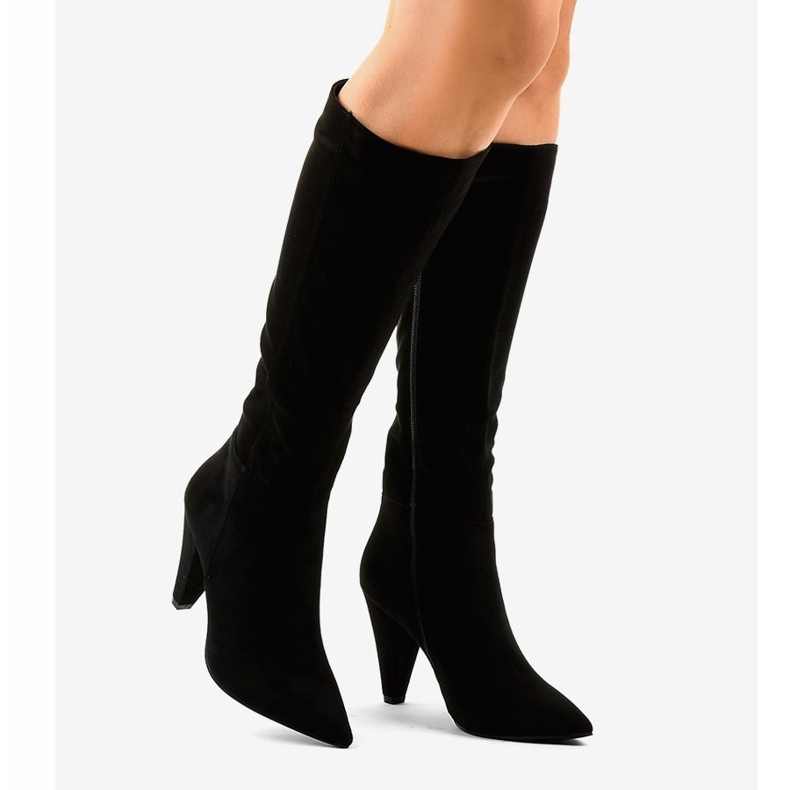 Fekete velúr női csizma a 8677 -es poszton 2