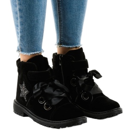 Fekete túracipő TL51-1 csillaggal 1