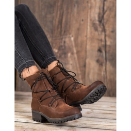 Kylie Sportmunkások barna 1