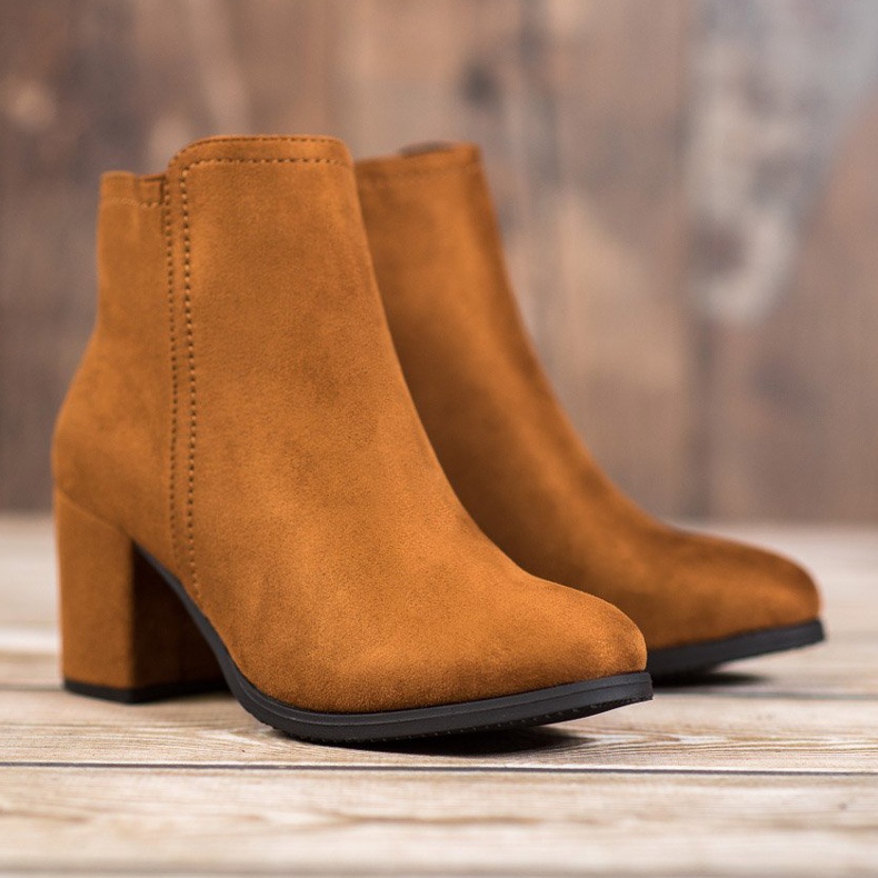 Clowse Klasszikus tevecsizma barna 1 Clowse Klasszikus tevecsizma barna 1