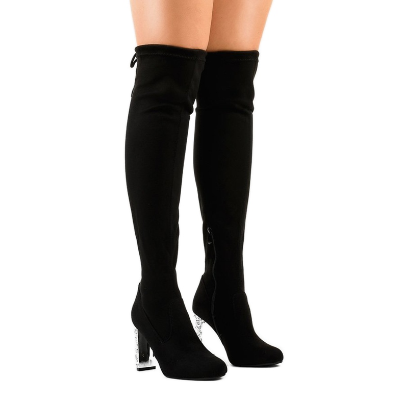 Fekete velúr csizma a BM177 oszlopon 1