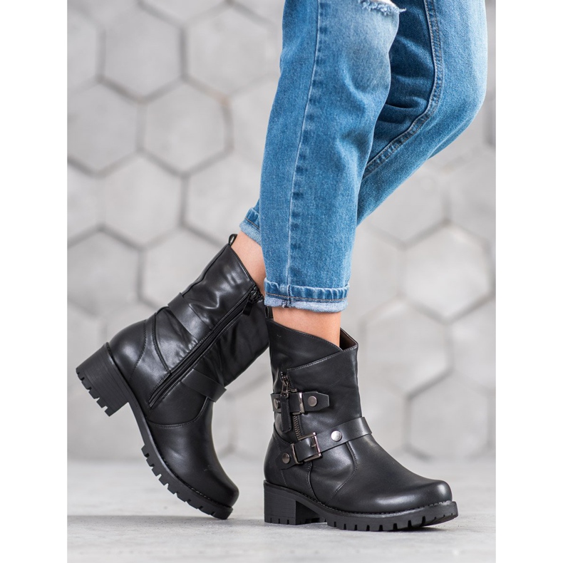 Nio Nio Fekete munkások a csúszkán 2